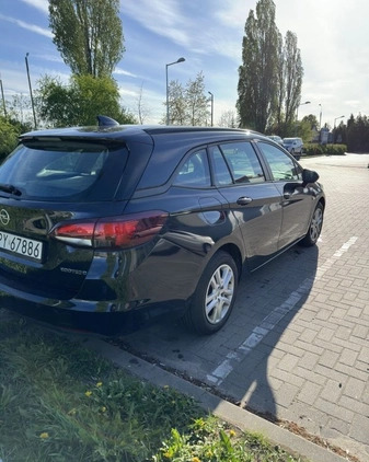 Opel Astra cena 29500 przebieg: 170000, rok produkcji 2017 z Poznań małe 407